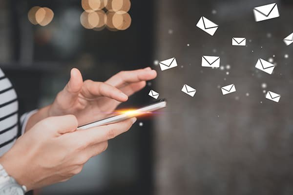 SMS marketing en el 2021 y emailing - WeAreContent